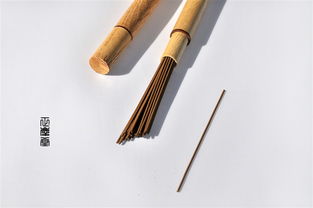 沉香韵味与刚劲之美 探索沉香系列产品与甩棍的跨界融合
